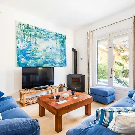 Villa Sleeps 8 With Pool And Air Con Son Parc