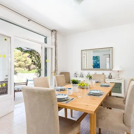 Sleeps 8 With Pool And Air Con Son Parc