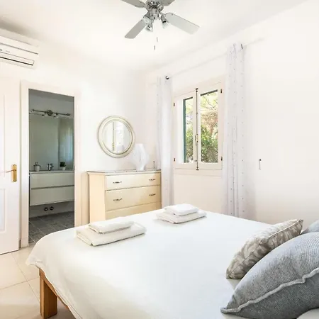 Sleeps 8 With Pool And Air Con * Son Parc