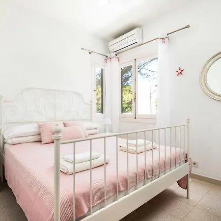 Sleeps 8 With Pool And Air Con 손 파르크