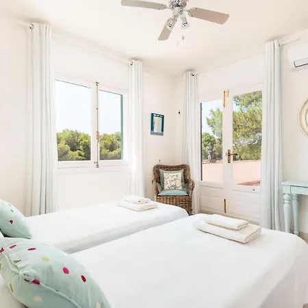 Villa Sleeps 8 With Pool And Air Con Son Parc