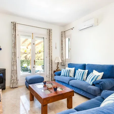 Sleeps 8 With Pool And Air Con 빌라 손 파르크